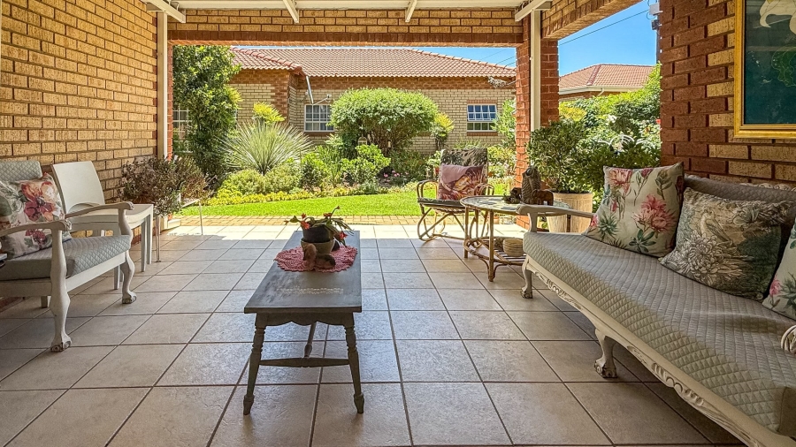 2 Bedroom Property for Sale in Flamwood North West
